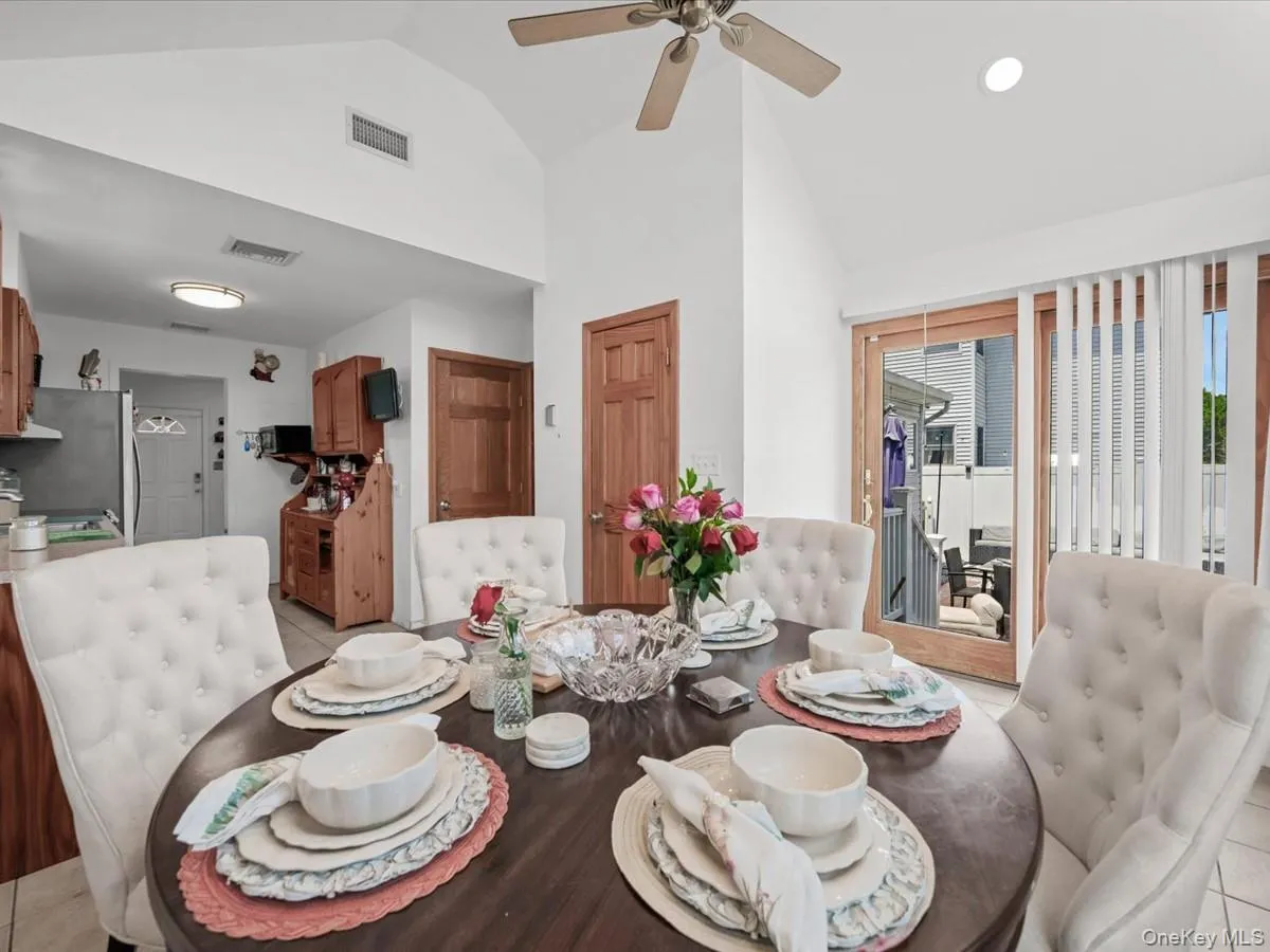 208 3rd Street, Oyster Bay, NY, 3 Bedrooms Bedrooms, 6 Rooms Rooms,1 BathroomBathrooms,Residential,For Rent,3rd,0,1008525 208 3rd Street, Oyster Bay, NY, 3 Bedrooms Bedrooms, 6 Rooms Rooms,1 BathroomBathrooms,Residential,For Rent,3rd,0,1008525