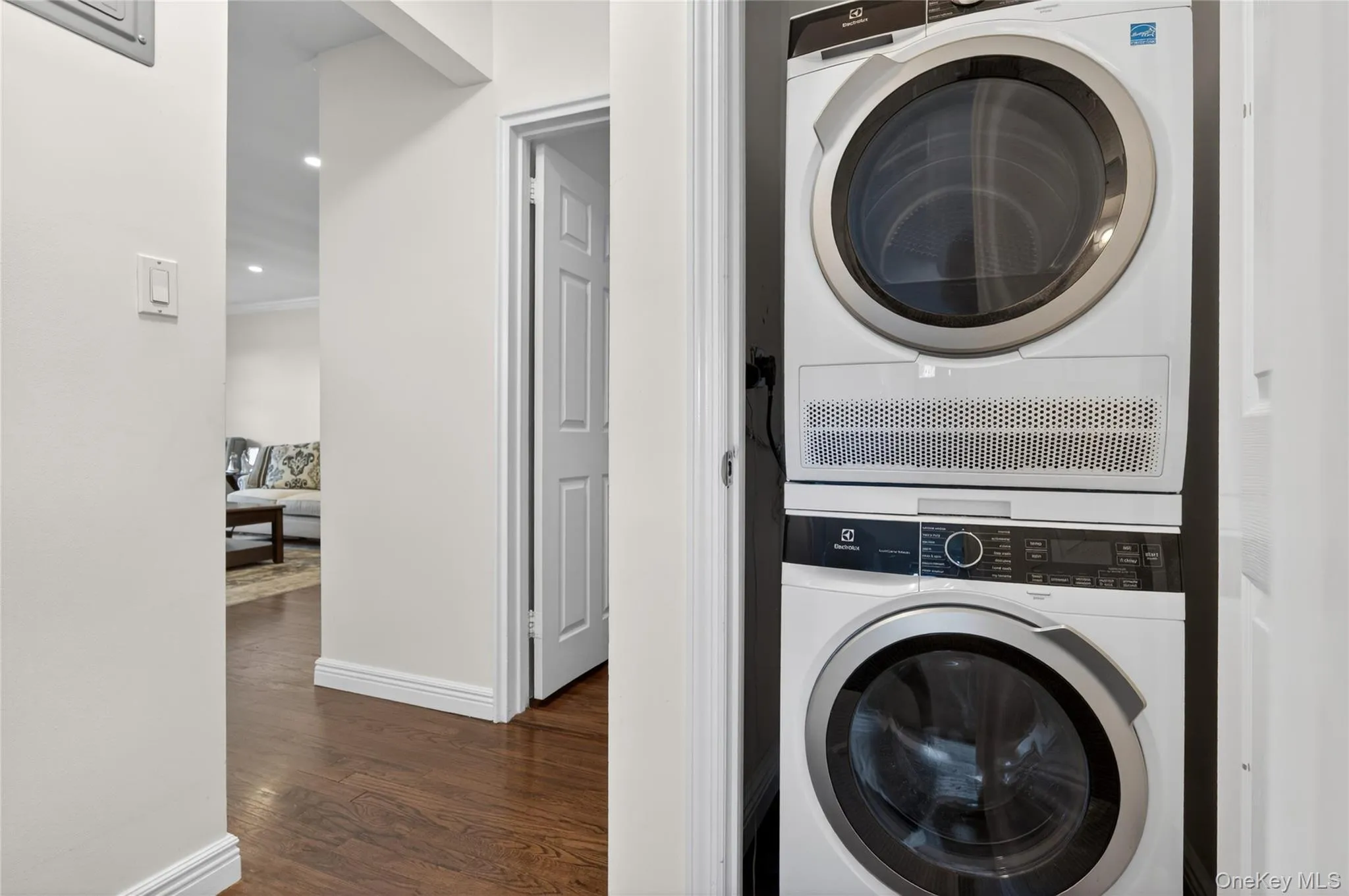 18U Madison Park Gardens, North Hempstead, NY, 2 Bedrooms Bedrooms, 4 Rooms Rooms,1 BathroomBathrooms,Residential,For Rent,Madison Park Gardens,0,1008532 18U Madison Park Gardens, North Hempstead, NY, 2 Bedrooms Bedrooms, 4 Rooms Rooms,1 BathroomBathrooms,Residential,For Rent,Madison Park Gardens,0,1008532
