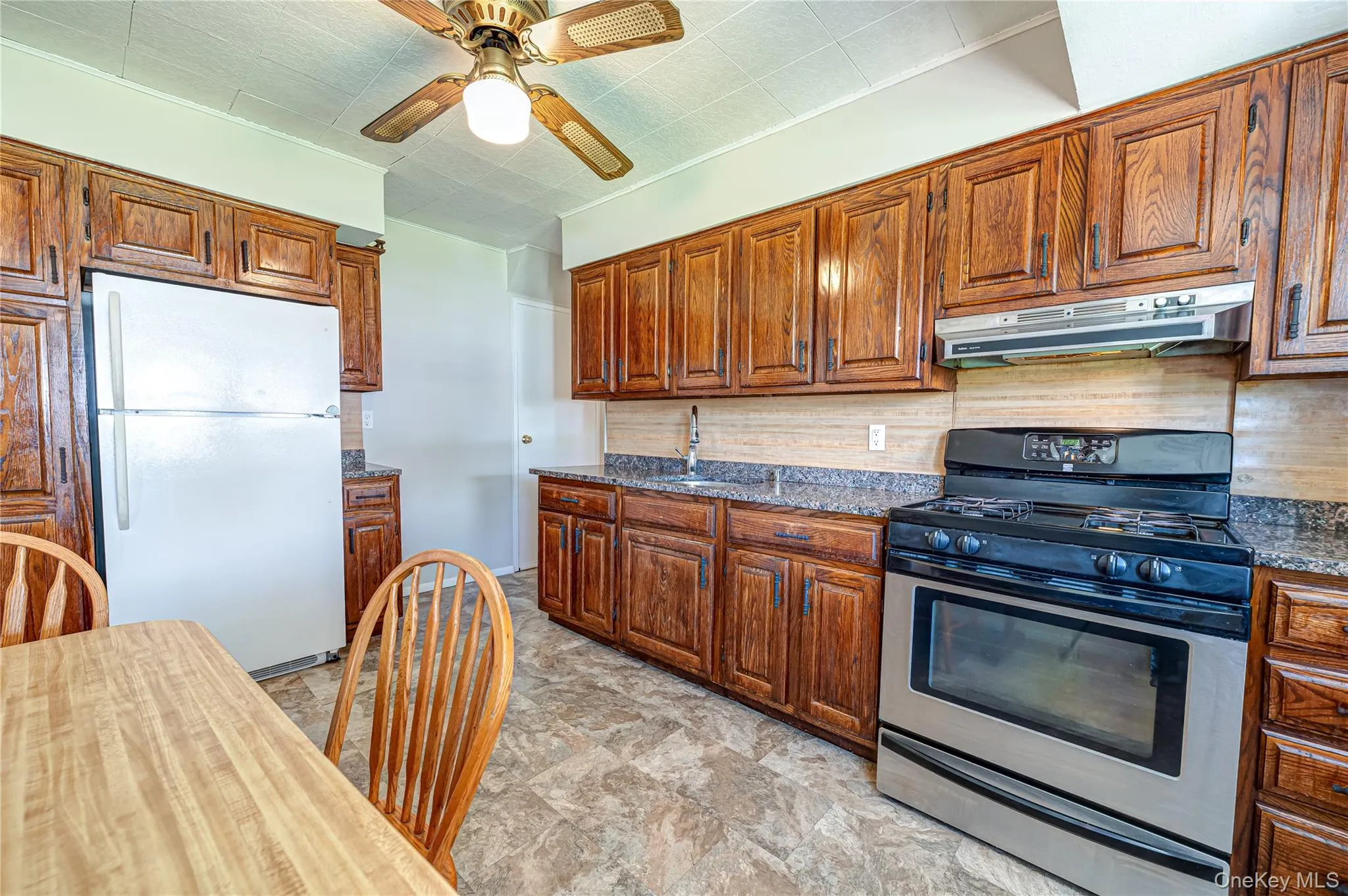 31 Pickwick Drive, Smithtown, NY, 3 Bedrooms Bedrooms, 6 Rooms Rooms,2 BathroomsBathrooms,Residential,For Rent,Pickwick,0,1008534 31 Pickwick Drive, Smithtown, NY, 3 Bedrooms Bedrooms, 6 Rooms Rooms,2 BathroomsBathrooms,Residential,For Rent,Pickwick,0,1008534