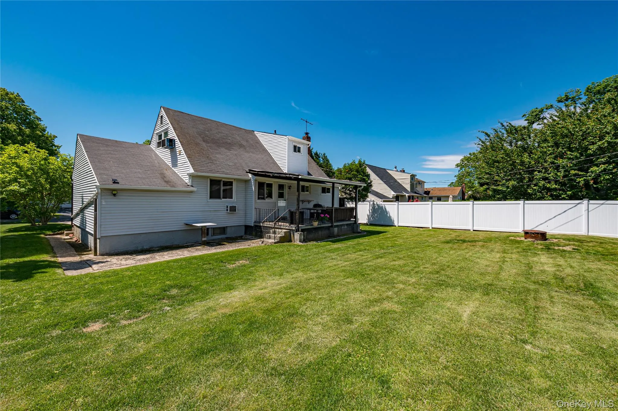 31 Pickwick Drive, Smithtown, NY, 3 Bedrooms Bedrooms, 6 Rooms Rooms,2 BathroomsBathrooms,Residential,For Rent,Pickwick,0,1008534 31 Pickwick Drive, Smithtown, NY, 3 Bedrooms Bedrooms, 6 Rooms Rooms,2 BathroomsBathrooms,Residential,For Rent,Pickwick,0,1008534
