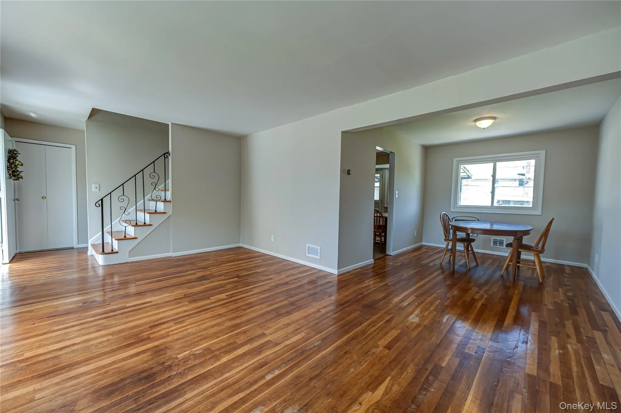 31 Pickwick Drive, Smithtown, NY, 3 Bedrooms Bedrooms, 6 Rooms Rooms,2 BathroomsBathrooms,Residential,For Rent,Pickwick,0,1008534 31 Pickwick Drive, Smithtown, NY, 3 Bedrooms Bedrooms, 6 Rooms Rooms,2 BathroomsBathrooms,Residential,For Rent,Pickwick,0,1008534