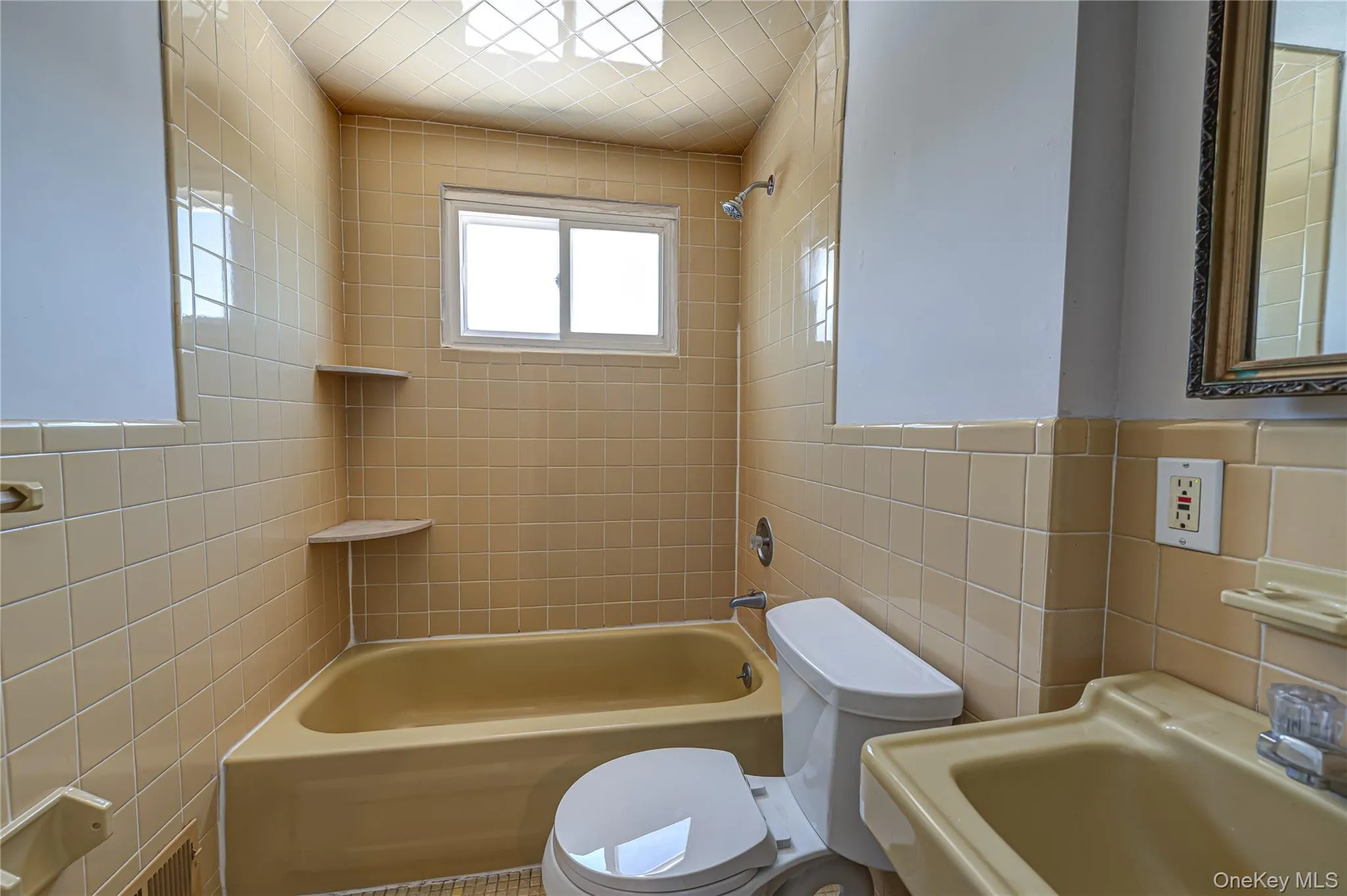 31 Pickwick Drive, Smithtown, NY, 3 Bedrooms Bedrooms, 6 Rooms Rooms,2 BathroomsBathrooms,Residential,For Rent,Pickwick,0,1008534 31 Pickwick Drive, Smithtown, NY, 3 Bedrooms Bedrooms, 6 Rooms Rooms,2 BathroomsBathrooms,Residential,For Rent,Pickwick,0,1008534