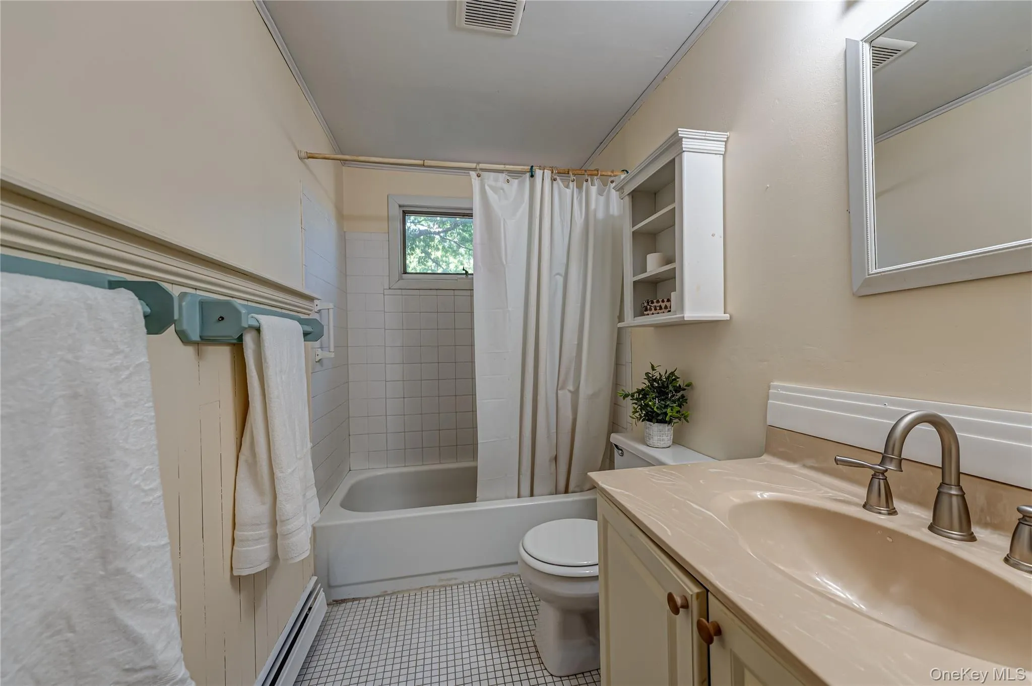 69 Bedford Avenue, Brookhaven, NY, 5 Bedrooms Bedrooms, 8 Rooms Rooms,2 BathroomsBathrooms,Residential,For Rent,Bedford,0,1008536 69 Bedford Avenue, Brookhaven, NY, 5 Bedrooms Bedrooms, 8 Rooms Rooms,2 BathroomsBathrooms,Residential,For Rent,Bedford,0,1008536