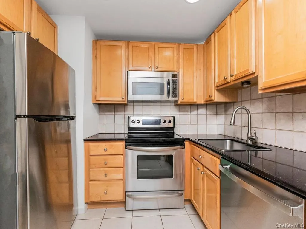 1611 Half Moon Bay Drive, Cortlandt, NY, 2 Bedrooms Bedrooms, 4 Rooms Rooms,2 BathroomsBathrooms,Residential Lease,For Rent,Half Moon Bay,0,1008539 1611 Half Moon Bay Drive, Cortlandt, NY, 2 Bedrooms Bedrooms, 4 Rooms Rooms,2 BathroomsBathrooms,Residential Lease,For Rent,Half Moon Bay,0,1008539