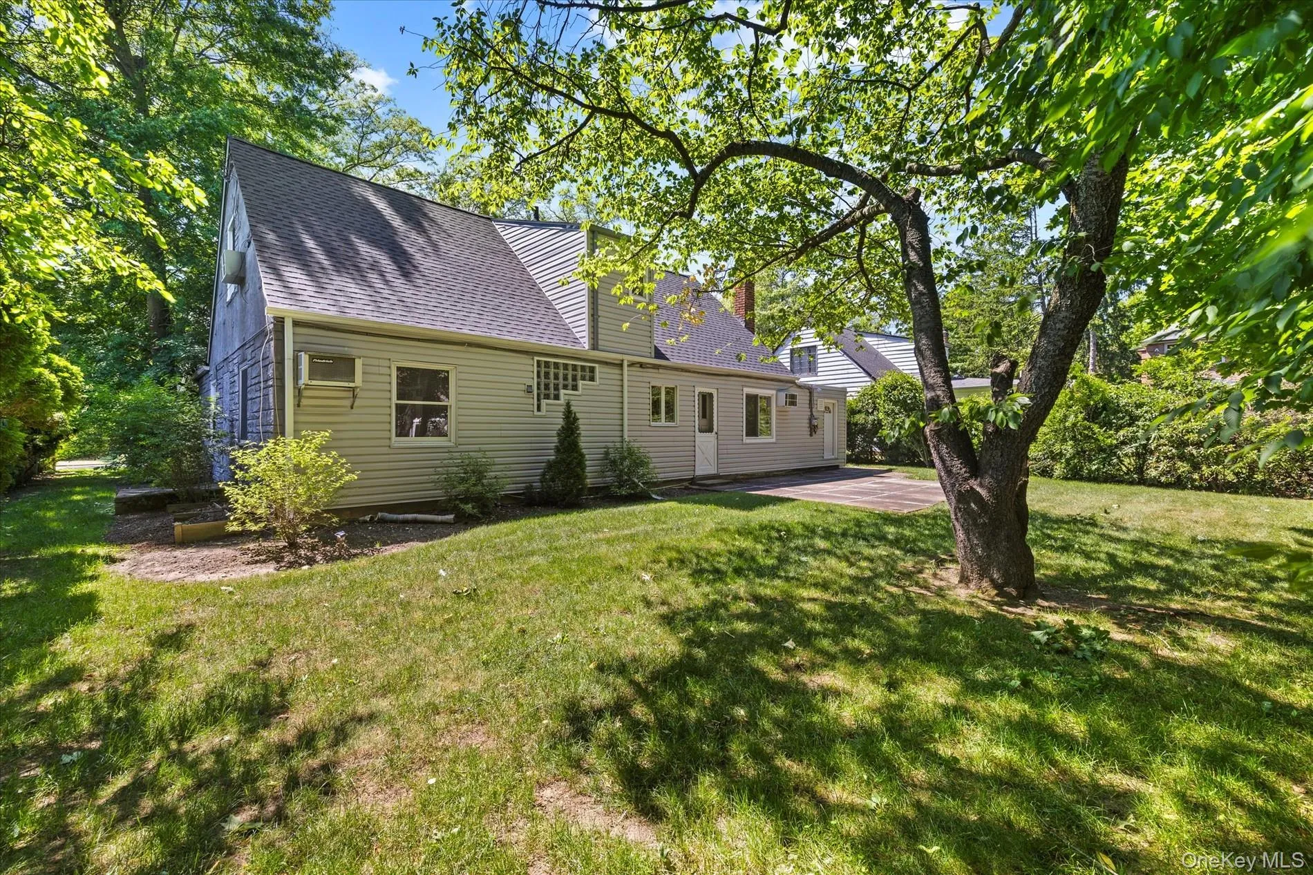 55 Warwick Road, North Hempstead, NY, 4 Bedrooms Bedrooms, 8 Rooms Rooms,2 BathroomsBathrooms,Residential Lease,For Rent,Warwick,0,1008541 55 Warwick Road, North Hempstead, NY, 4 Bedrooms Bedrooms, 8 Rooms Rooms,2 BathroomsBathrooms,Residential Lease,For Rent,Warwick,0,1008541