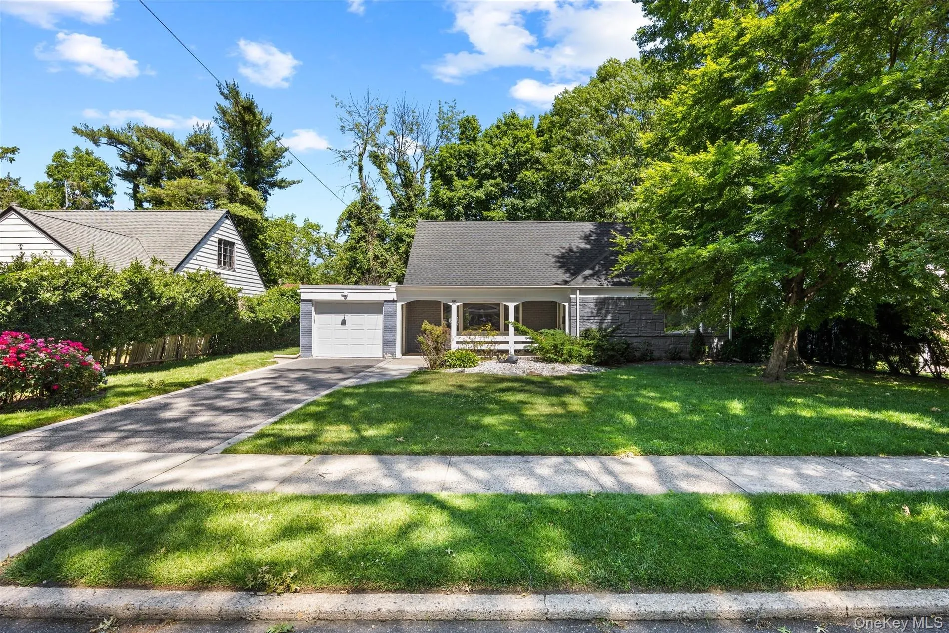 55 Warwick Road, North Hempstead, NY, 4 Bedrooms Bedrooms, 8 Rooms Rooms,2 BathroomsBathrooms,Residential Lease,For Rent,Warwick,0,1008541 55 Warwick Road, North Hempstead, NY, 4 Bedrooms Bedrooms, 8 Rooms Rooms,2 BathroomsBathrooms,Residential Lease,For Rent,Warwick,0,1008541
