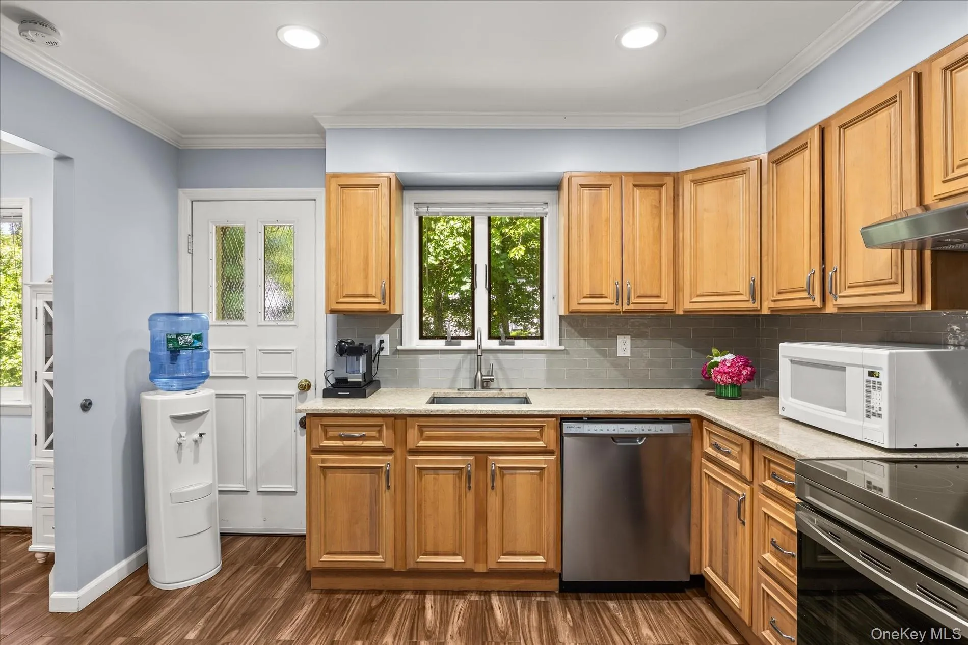 55 Warwick Road, North Hempstead, NY, 4 Bedrooms Bedrooms, 8 Rooms Rooms,2 BathroomsBathrooms,Residential Lease,For Rent,Warwick,0,1008541 55 Warwick Road, North Hempstead, NY, 4 Bedrooms Bedrooms, 8 Rooms Rooms,2 BathroomsBathrooms,Residential Lease,For Rent,Warwick,0,1008541