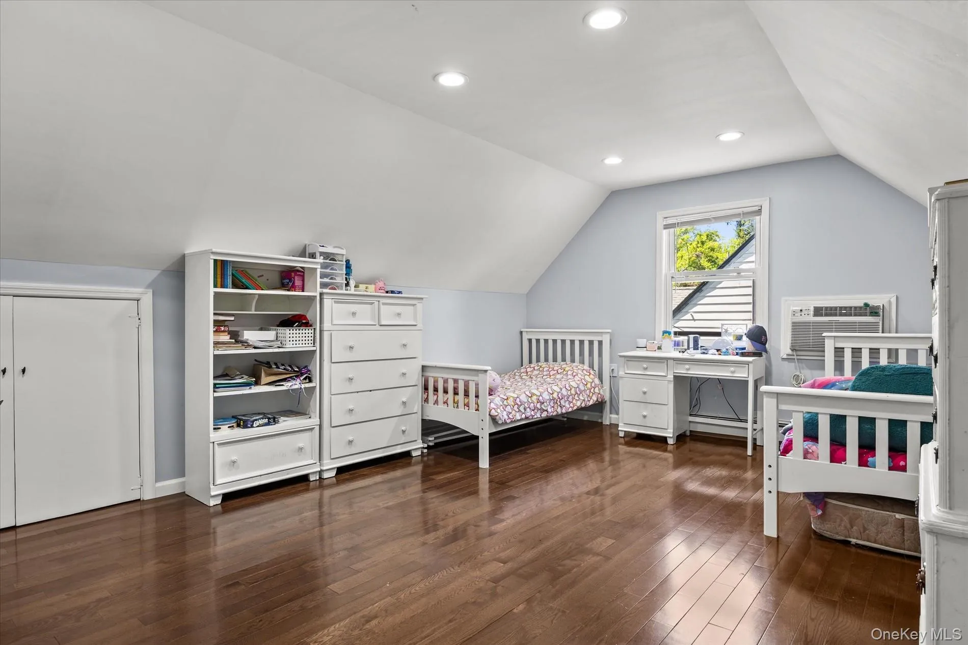 55 Warwick Road, North Hempstead, NY, 4 Bedrooms Bedrooms, 8 Rooms Rooms,2 BathroomsBathrooms,Residential Lease,For Rent,Warwick,0,1008541 55 Warwick Road, North Hempstead, NY, 4 Bedrooms Bedrooms, 8 Rooms Rooms,2 BathroomsBathrooms,Residential Lease,For Rent,Warwick,0,1008541