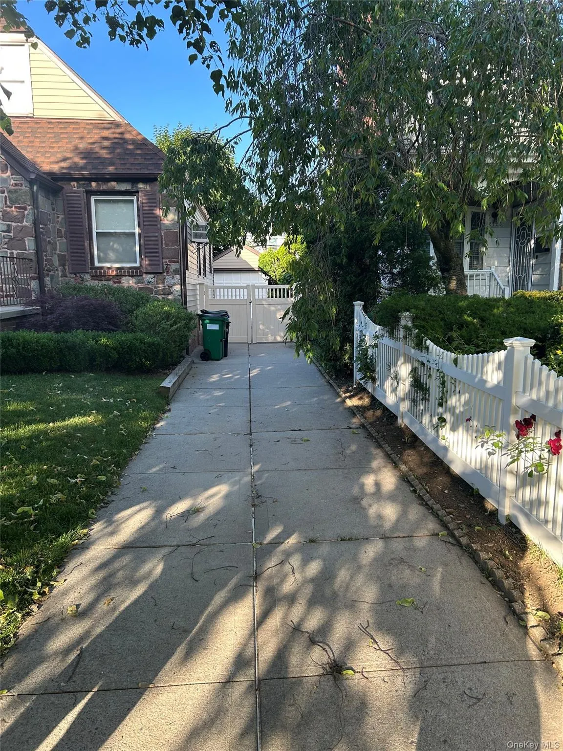 8721 250th Street, New York, NY, 3 Bedrooms Bedrooms, 7 Rooms Rooms,1 BathroomBathrooms,Residential,For Rent,250th,0,1008542 8721 250th Street, New York, NY, 3 Bedrooms Bedrooms, 7 Rooms Rooms,1 BathroomBathrooms,Residential,For Rent,250th,0,1008542