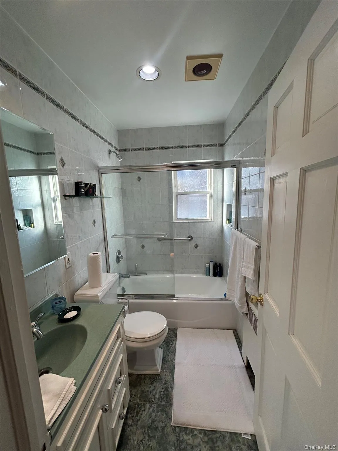 8721 250th Street, New York, NY, 3 Bedrooms Bedrooms, 7 Rooms Rooms,1 BathroomBathrooms,Residential,For Rent,250th,0,1008542 8721 250th Street, New York, NY, 3 Bedrooms Bedrooms, 7 Rooms Rooms,1 BathroomBathrooms,Residential,For Rent,250th,0,1008542