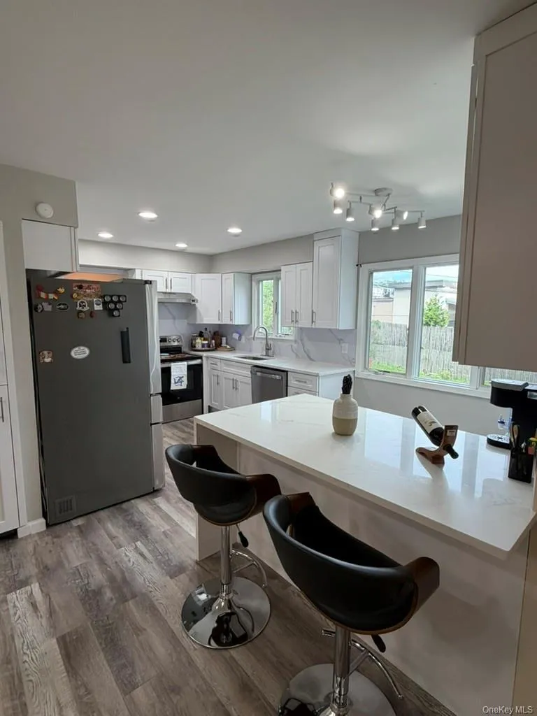 26 Eldorado Drive, Huntington, NY, 4 Bedrooms Bedrooms, 9 Rooms Rooms,3 BathroomsBathrooms,Residential,For Rent,Eldorado,0,1008545 26 Eldorado Drive, Huntington, NY, 4 Bedrooms Bedrooms, 9 Rooms Rooms,3 BathroomsBathrooms,Residential,For Rent,Eldorado,0,1008545