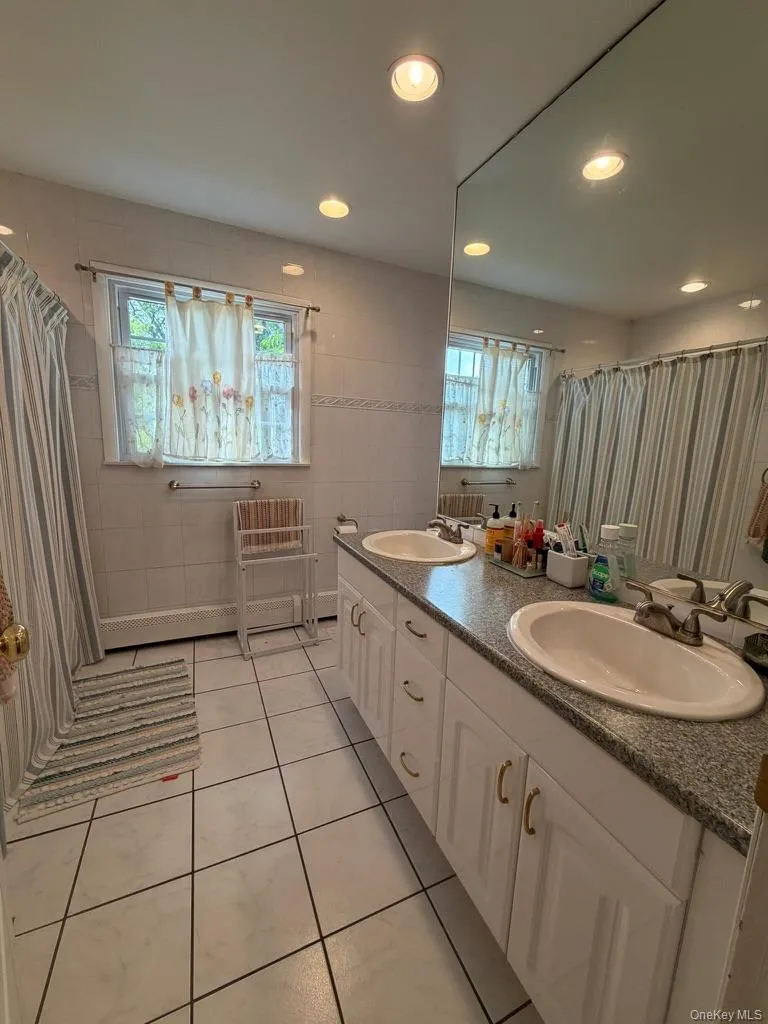 26 Eldorado Drive, Huntington, NY, 4 Bedrooms Bedrooms, 9 Rooms Rooms,3 BathroomsBathrooms,Residential,For Rent,Eldorado,0,1008545 26 Eldorado Drive, Huntington, NY, 4 Bedrooms Bedrooms, 9 Rooms Rooms,3 BathroomsBathrooms,Residential,For Rent,Eldorado,0,1008545