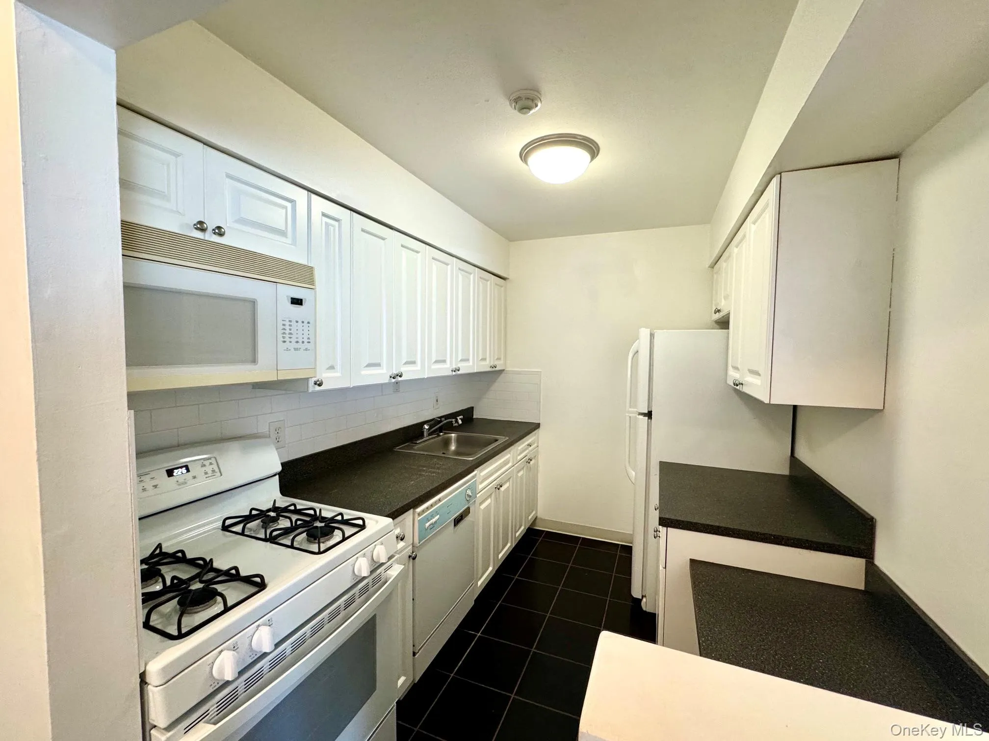 71 Pointe Circle, Brookhaven, NY, 2 Bedrooms Bedrooms, 5 Rooms Rooms,1 BathroomBathrooms,Residential,For Rent,Pointe,0,1008552 71 Pointe Circle, Brookhaven, NY, 2 Bedrooms Bedrooms, 5 Rooms Rooms,1 BathroomBathrooms,Residential,For Rent,Pointe,0,1008552