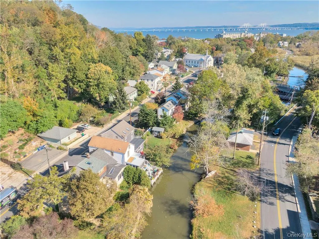 351 Piermont Avenue, Orangetown, NY, 3 Bedrooms Bedrooms, 9 Rooms Rooms,1 BathroomBathrooms,Residential Lease,For Rent,Piermont,0,1008555 351 Piermont Avenue, Orangetown, NY, 3 Bedrooms Bedrooms, 9 Rooms Rooms,1 BathroomBathrooms,Residential Lease,For Rent,Piermont,0,1008555