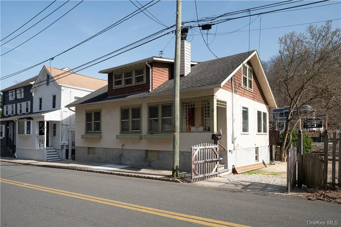 351 Piermont Avenue, Orangetown, NY, 3 Bedrooms Bedrooms, 9 Rooms Rooms,1 BathroomBathrooms,Residential Lease,For Rent,Piermont,0,1008555 351 Piermont Avenue, Orangetown, NY, 3 Bedrooms Bedrooms, 9 Rooms Rooms,1 BathroomBathrooms,Residential Lease,For Rent,Piermont,0,1008555