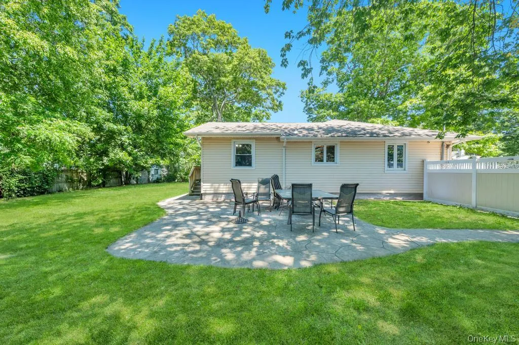34 Windus Drive, Brookhaven, NY, 4 Bedrooms Bedrooms, 6 Rooms Rooms,1 BathroomBathrooms,Residential,For Rent,Windus,0,1008558 34 Windus Drive, Brookhaven, NY, 4 Bedrooms Bedrooms, 6 Rooms Rooms,1 BathroomBathrooms,Residential,For Rent,Windus,0,1008558