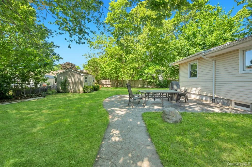 34 Windus Drive, Brookhaven, NY, 4 Bedrooms Bedrooms, 6 Rooms Rooms,1 BathroomBathrooms,Residential,For Rent,Windus,0,1008558 34 Windus Drive, Brookhaven, NY, 4 Bedrooms Bedrooms, 6 Rooms Rooms,1 BathroomBathrooms,Residential,For Rent,Windus,0,1008558