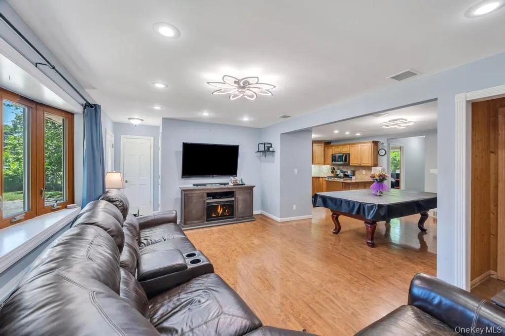 34 Windus Drive, Brookhaven, NY, 4 Bedrooms Bedrooms, 6 Rooms Rooms,1 BathroomBathrooms,Residential,For Rent,Windus,0,1008558 34 Windus Drive, Brookhaven, NY, 4 Bedrooms Bedrooms, 6 Rooms Rooms,1 BathroomBathrooms,Residential,For Rent,Windus,0,1008558