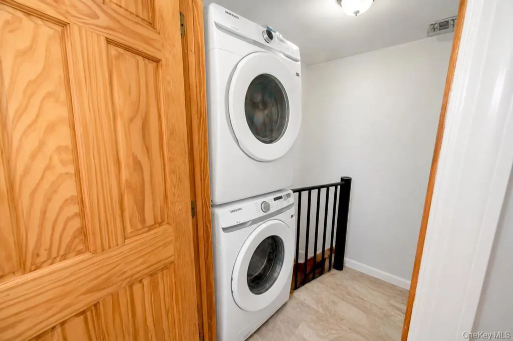 34 Windus Drive, Brookhaven, NY, 4 Bedrooms Bedrooms, 6 Rooms Rooms,1 BathroomBathrooms,Residential,For Rent,Windus,0,1008558 34 Windus Drive, Brookhaven, NY, 4 Bedrooms Bedrooms, 6 Rooms Rooms,1 BathroomBathrooms,Residential,For Rent,Windus,0,1008558