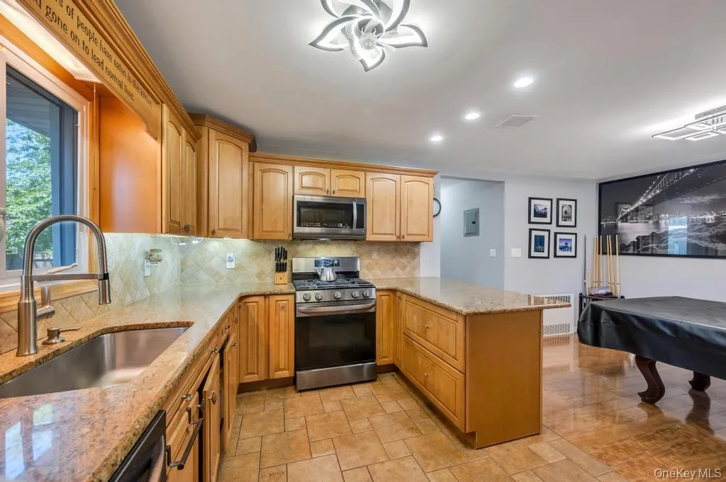 34 Windus Drive, Brookhaven, NY, 4 Bedrooms Bedrooms, 6 Rooms Rooms,1 BathroomBathrooms,Residential,For Rent,Windus,0,1008558 34 Windus Drive, Brookhaven, NY, 4 Bedrooms Bedrooms, 6 Rooms Rooms,1 BathroomBathrooms,Residential,For Rent,Windus,0,1008558