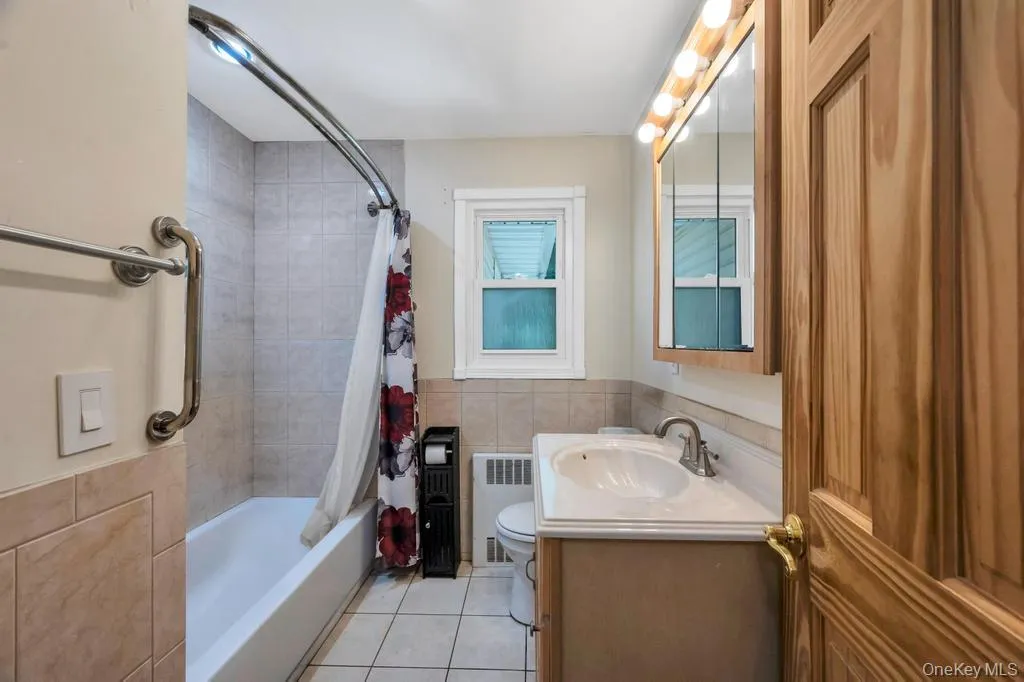 34 Windus Drive, Brookhaven, NY, 4 Bedrooms Bedrooms, 6 Rooms Rooms,1 BathroomBathrooms,Residential,For Rent,Windus,0,1008558 34 Windus Drive, Brookhaven, NY, 4 Bedrooms Bedrooms, 6 Rooms Rooms,1 BathroomBathrooms,Residential,For Rent,Windus,0,1008558