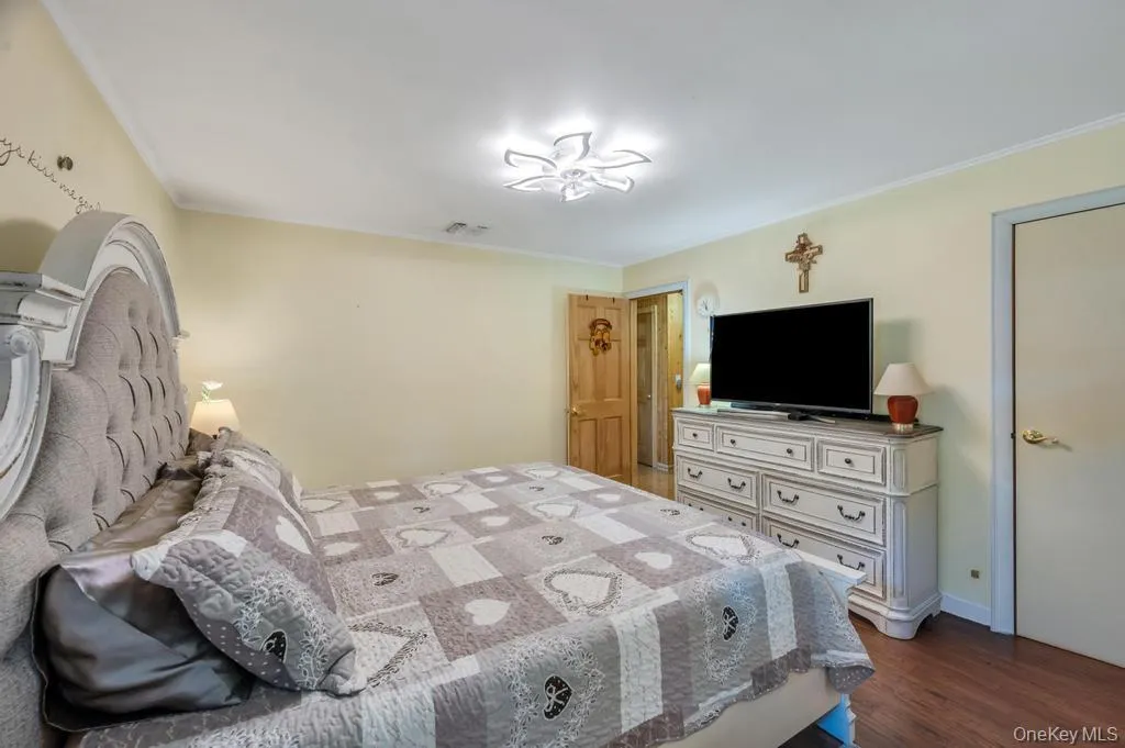 34 Windus Drive, Brookhaven, NY, 4 Bedrooms Bedrooms, 6 Rooms Rooms,1 BathroomBathrooms,Residential,For Rent,Windus,0,1008558 34 Windus Drive, Brookhaven, NY, 4 Bedrooms Bedrooms, 6 Rooms Rooms,1 BathroomBathrooms,Residential,For Rent,Windus,0,1008558