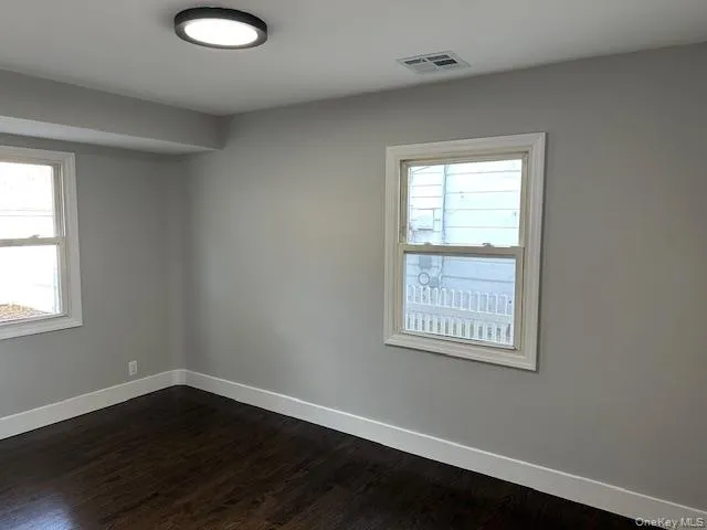 11 Nesaquake Avenue, North Hempstead, NY, 2 Bedrooms Bedrooms, 4 Rooms Rooms,1 BathroomBathrooms,Residential Lease,For Rent,Nesaquake,0,1008563 11 Nesaquake Avenue, North Hempstead, NY, 2 Bedrooms Bedrooms, 4 Rooms Rooms,1 BathroomBathrooms,Residential Lease,For Rent,Nesaquake,0,1008563