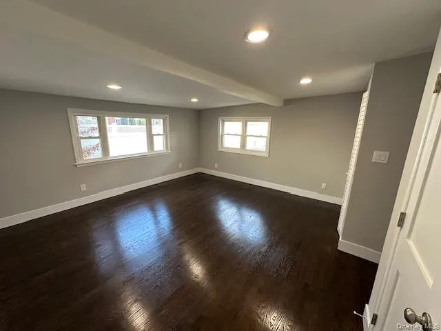 11 Nesaquake Avenue, North Hempstead, NY, 2 Bedrooms Bedrooms, 4 Rooms Rooms,1 BathroomBathrooms,Residential Lease,For Rent,Nesaquake,0,1008563 11 Nesaquake Avenue, North Hempstead, NY, 2 Bedrooms Bedrooms, 4 Rooms Rooms,1 BathroomBathrooms,Residential Lease,For Rent,Nesaquake,0,1008563