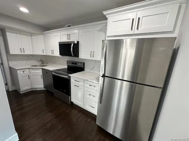 11 Nesaquake Avenue, North Hempstead, NY, 2 Bedrooms Bedrooms, 4 Rooms Rooms,1 BathroomBathrooms,Residential Lease,For Rent,Nesaquake,0,1008563 11 Nesaquake Avenue, North Hempstead, NY, 2 Bedrooms Bedrooms, 4 Rooms Rooms,1 BathroomBathrooms,Residential Lease,For Rent,Nesaquake,0,1008563