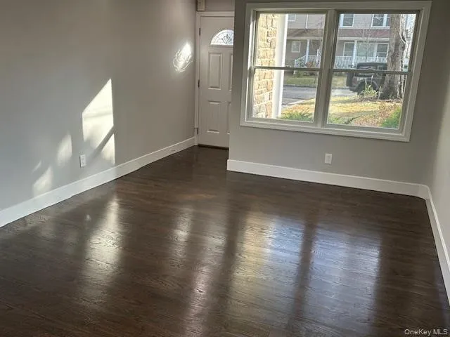11 Nesaquake Avenue, North Hempstead, NY, 2 Bedrooms Bedrooms, 4 Rooms Rooms,1 BathroomBathrooms,Residential Lease,For Rent,Nesaquake,0,1008563 11 Nesaquake Avenue, North Hempstead, NY, 2 Bedrooms Bedrooms, 4 Rooms Rooms,1 BathroomBathrooms,Residential Lease,For Rent,Nesaquake,0,1008563