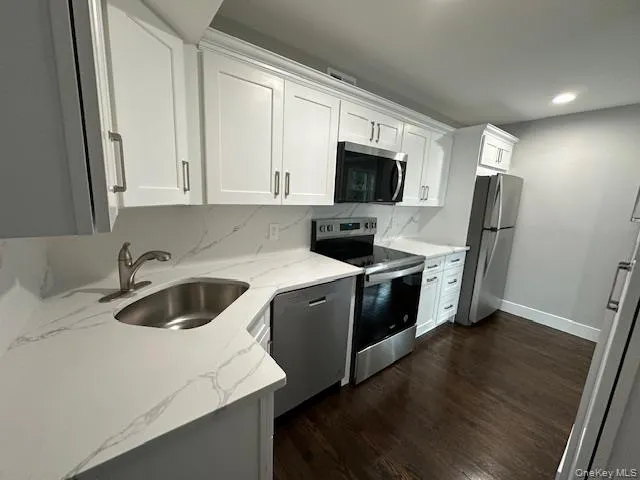 11 Nesaquake Avenue, North Hempstead, NY, 2 Bedrooms Bedrooms, 4 Rooms Rooms,1 BathroomBathrooms,Residential Lease,For Rent,Nesaquake,0,1008563 11 Nesaquake Avenue, North Hempstead, NY, 2 Bedrooms Bedrooms, 4 Rooms Rooms,1 BathroomBathrooms,Residential Lease,For Rent,Nesaquake,0,1008563