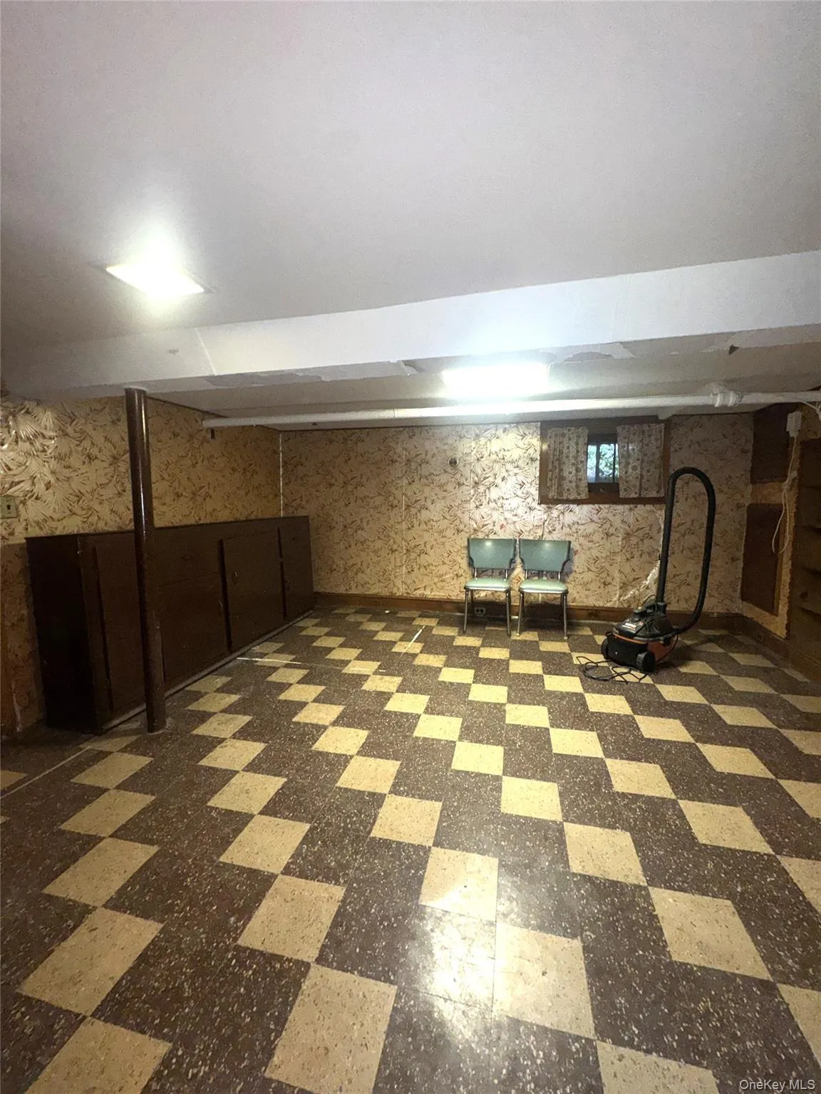 41 Stewart Street, Hempstead, NY, 3 Bedrooms Bedrooms, 6 Rooms Rooms,2 BathroomsBathrooms,Residential,For Rent,Stewart,0,1008566 41 Stewart Street, Hempstead, NY, 3 Bedrooms Bedrooms, 6 Rooms Rooms,2 BathroomsBathrooms,Residential,For Rent,Stewart,0,1008566