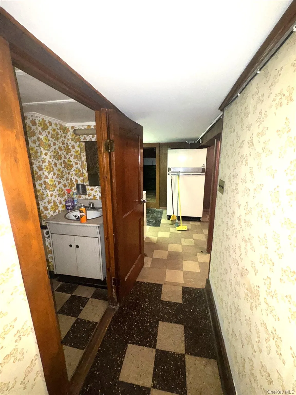 41 Stewart Street, Hempstead, NY, 3 Bedrooms Bedrooms, 6 Rooms Rooms,2 BathroomsBathrooms,Residential,For Rent,Stewart,0,1008566 41 Stewart Street, Hempstead, NY, 3 Bedrooms Bedrooms, 6 Rooms Rooms,2 BathroomsBathrooms,Residential,For Rent,Stewart,0,1008566
