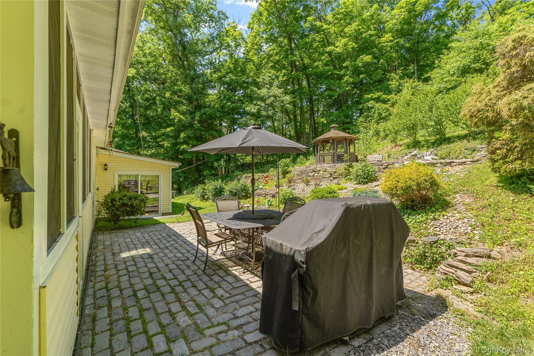 Great grilling area to sit and rest Great grilling area to sit and rest