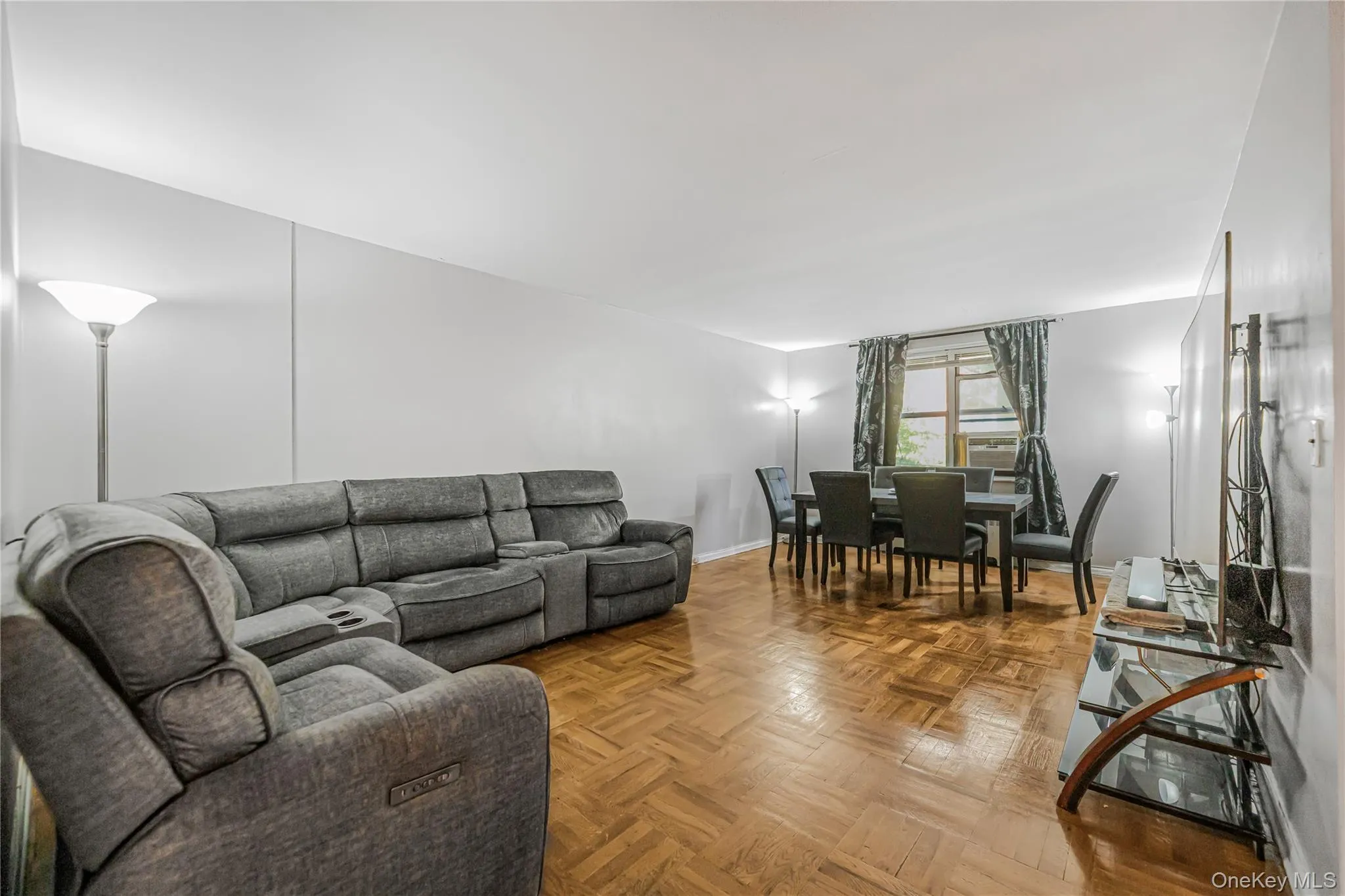 1234 Midland Avenue, Yonkers, NY, 2 Bedrooms Bedrooms, 4 Rooms Rooms,1 BathroomBathrooms,Residential,For Rent,Midland,0,1008583 1234 Midland Avenue, Yonkers, NY, 2 Bedrooms Bedrooms, 4 Rooms Rooms,1 BathroomBathrooms,Residential,For Rent,Midland,0,1008583