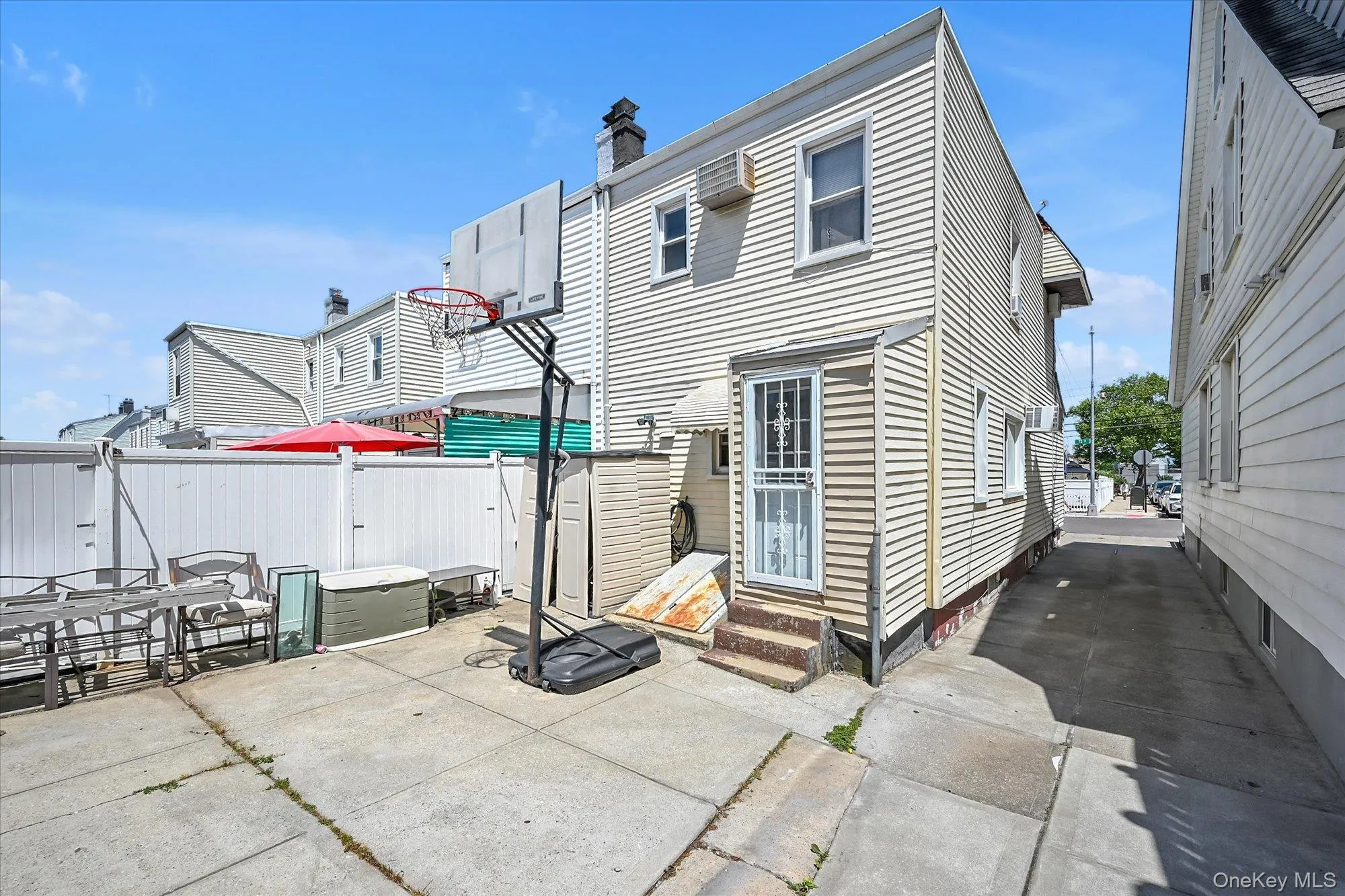 5286 73rd Street, New York, NY, 3 Bedrooms Bedrooms, 7 Rooms Rooms,2 BathroomsBathrooms,Residential,For Rent,73rd,0,1008588 5286 73rd Street, New York, NY, 3 Bedrooms Bedrooms, 7 Rooms Rooms,2 BathroomsBathrooms,Residential,For Rent,73rd,0,1008588