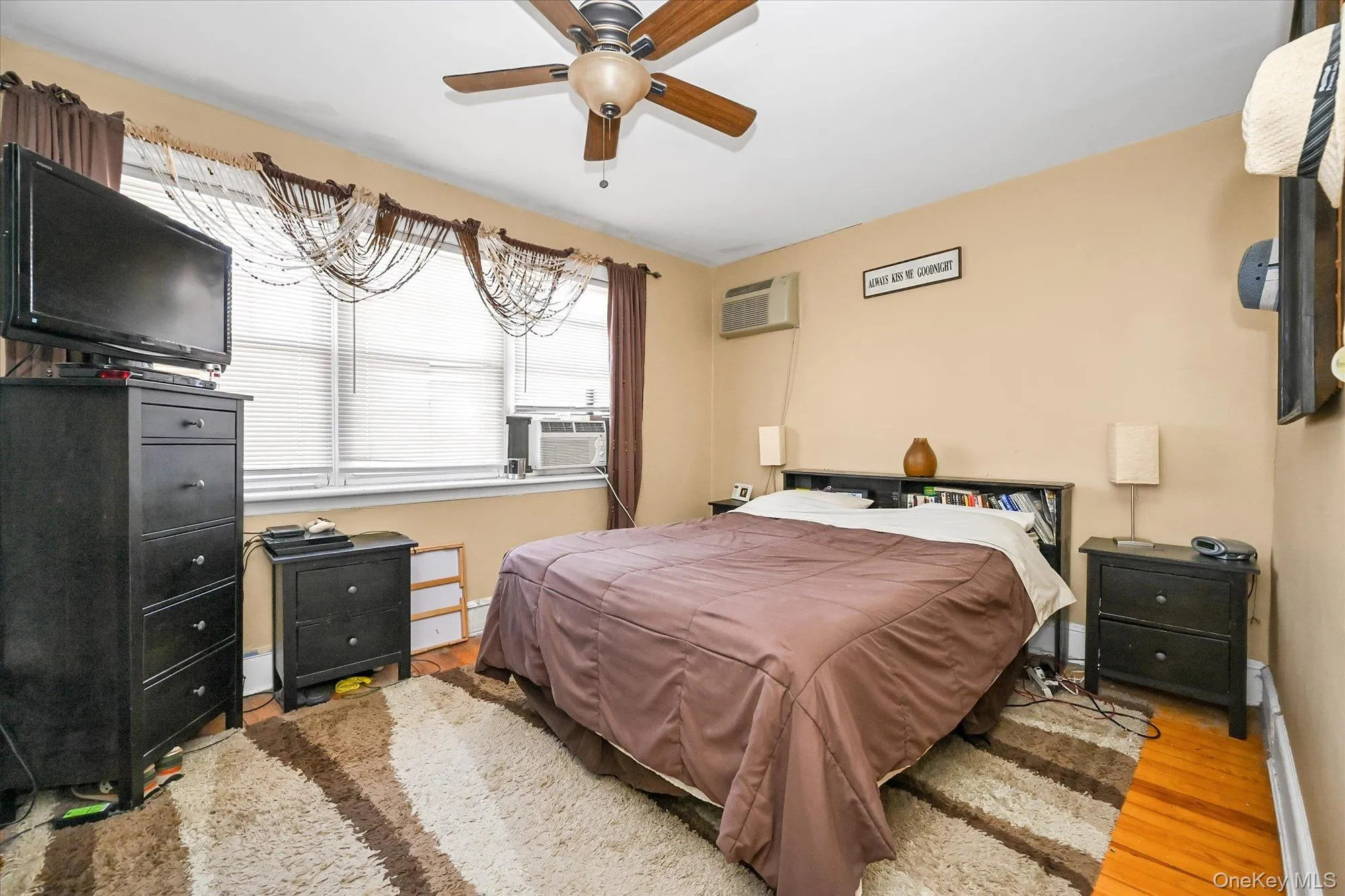 5286 73rd Street, New York, NY, 3 Bedrooms Bedrooms, 7 Rooms Rooms,2 BathroomsBathrooms,Residential,For Rent,73rd,0,1008588 5286 73rd Street, New York, NY, 3 Bedrooms Bedrooms, 7 Rooms Rooms,2 BathroomsBathrooms,Residential,For Rent,73rd,0,1008588