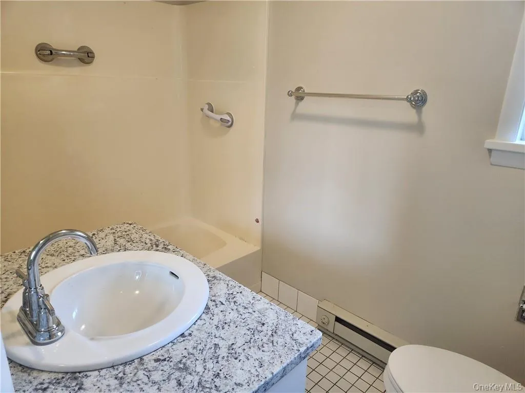 2 Elmhurst Avenue, Newburgh (town), NY, 2 Bedrooms Bedrooms, 5 Rooms Rooms,1 BathroomBathrooms,Residential Lease,For Rent,Elmhurst,0,1008596 2 Elmhurst Avenue, Newburgh (town), NY, 2 Bedrooms Bedrooms, 5 Rooms Rooms,1 BathroomBathrooms,Residential Lease,For Rent,Elmhurst,0,1008596