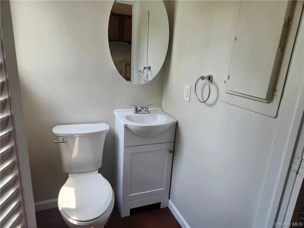 2 Elmhurst Avenue, Newburgh (town), NY, 2 Bedrooms Bedrooms, 5 Rooms Rooms,1 BathroomBathrooms,Residential Lease,For Rent,Elmhurst,0,1008596 2 Elmhurst Avenue, Newburgh (town), NY, 2 Bedrooms Bedrooms, 5 Rooms Rooms,1 BathroomBathrooms,Residential Lease,For Rent,Elmhurst,0,1008596