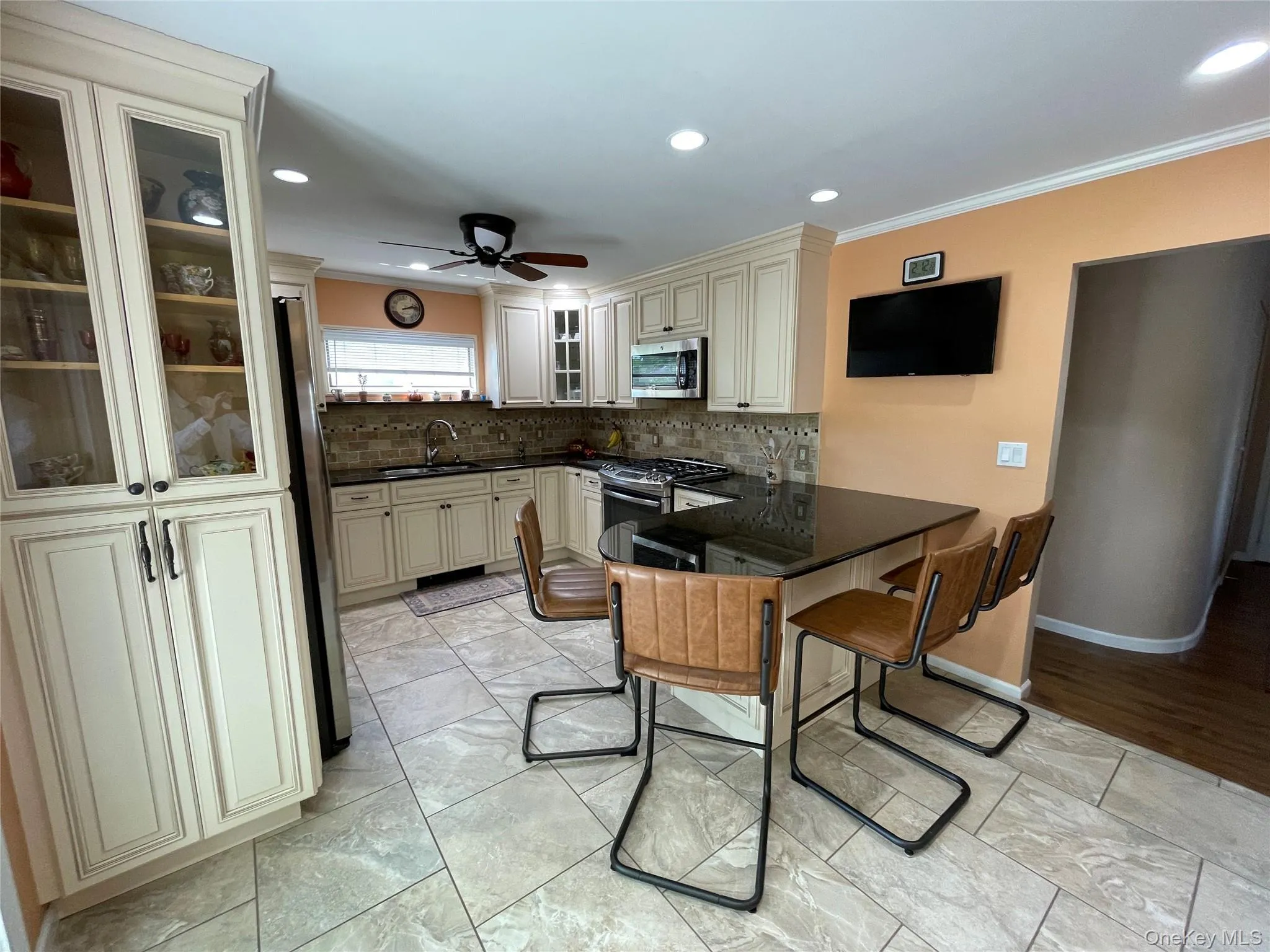 Custom Kitchen Custom Kitchen