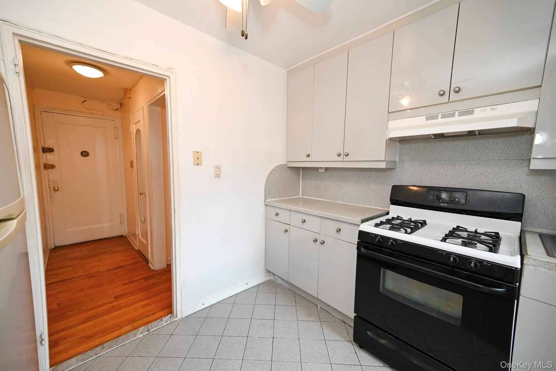 105-21 66th Avenue, New York, NY, 1 Bedroom Bedrooms, 3 Rooms Rooms,1 BathroomBathrooms,Residential,For Rent,66th,0,1008610 105-21 66th Avenue, New York, NY, 1 Bedroom Bedrooms, 3 Rooms Rooms,1 BathroomBathrooms,Residential,For Rent,66th,0,1008610