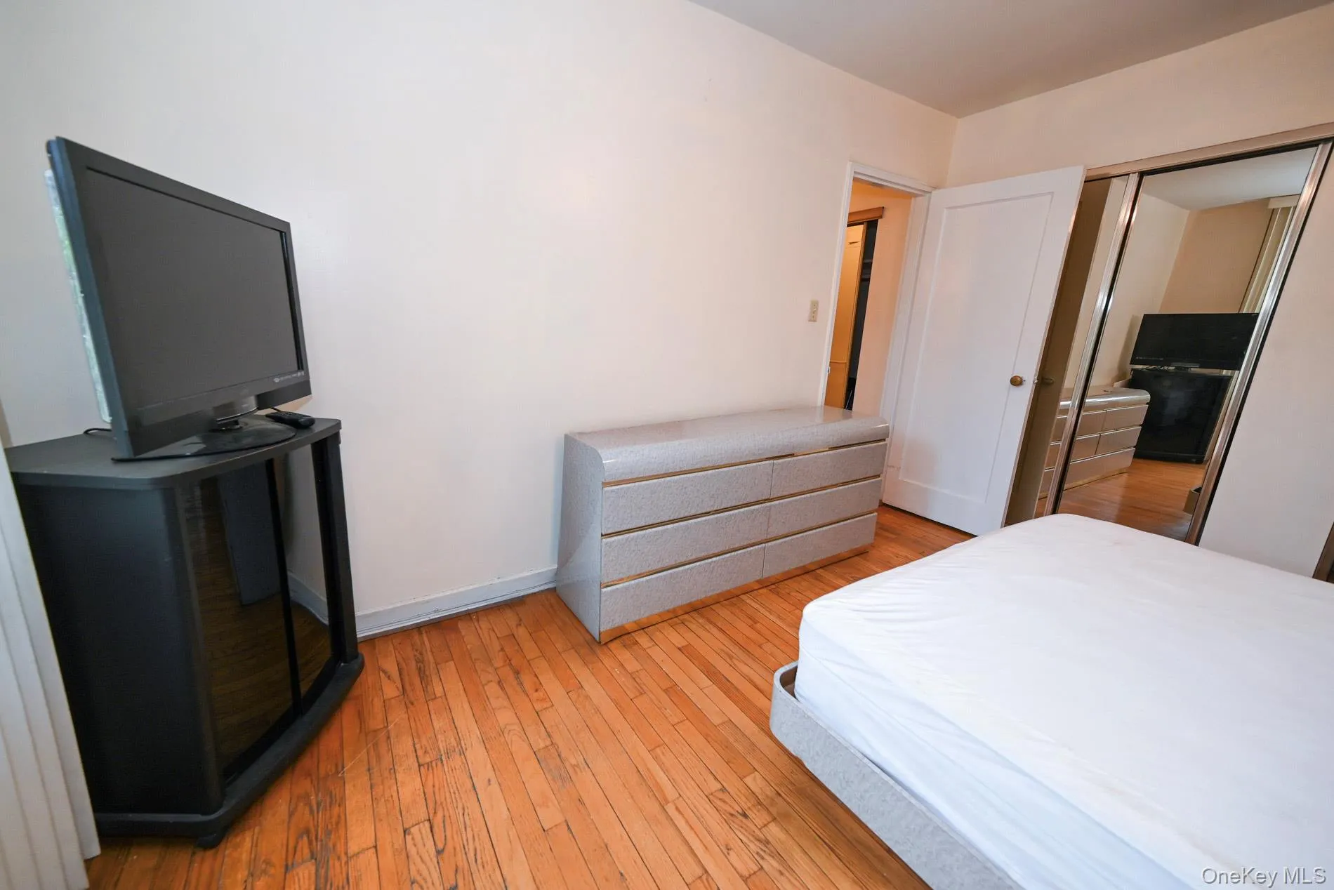 105-21 66th Avenue, New York, NY, 1 Bedroom Bedrooms, 3 Rooms Rooms,1 BathroomBathrooms,Residential,For Rent,66th,0,1008610 105-21 66th Avenue, New York, NY, 1 Bedroom Bedrooms, 3 Rooms Rooms,1 BathroomBathrooms,Residential,For Rent,66th,0,1008610