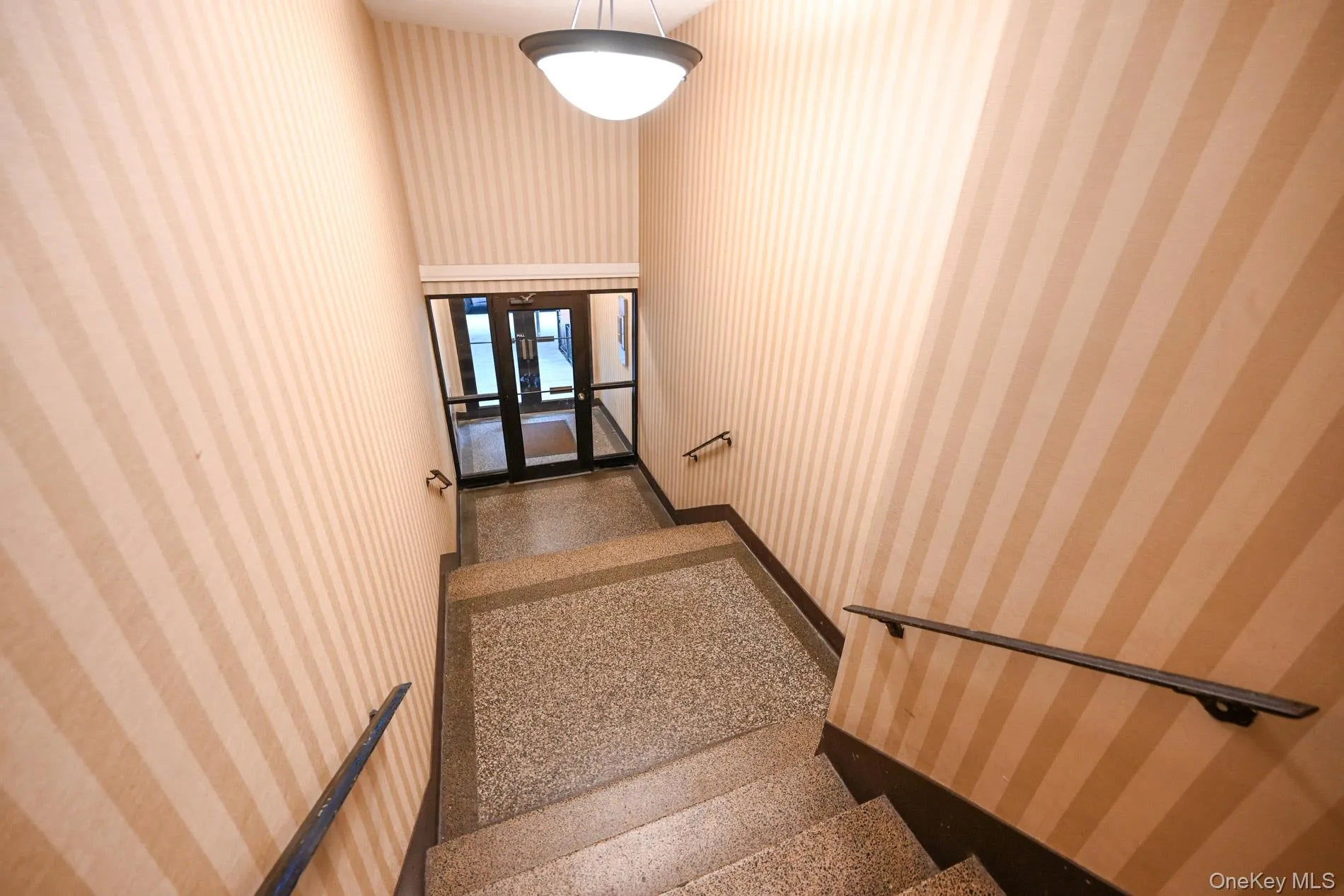 105-21 66th Avenue, New York, NY, 1 Bedroom Bedrooms, 3 Rooms Rooms,1 BathroomBathrooms,Residential,For Rent,66th,0,1008610 105-21 66th Avenue, New York, NY, 1 Bedroom Bedrooms, 3 Rooms Rooms,1 BathroomBathrooms,Residential,For Rent,66th,0,1008610