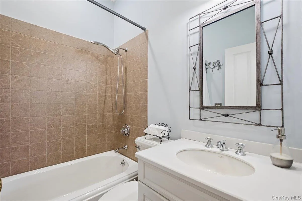 3 Oak Lane, Mamaroneck, NY, 7 Bedrooms Bedrooms, 12 Rooms Rooms,6 BathroomsBathrooms,Residential,For Rent,Oak,0,1008614 3 Oak Lane, Mamaroneck, NY, 7 Bedrooms Bedrooms, 12 Rooms Rooms,6 BathroomsBathrooms,Residential,For Rent,Oak,0,1008614