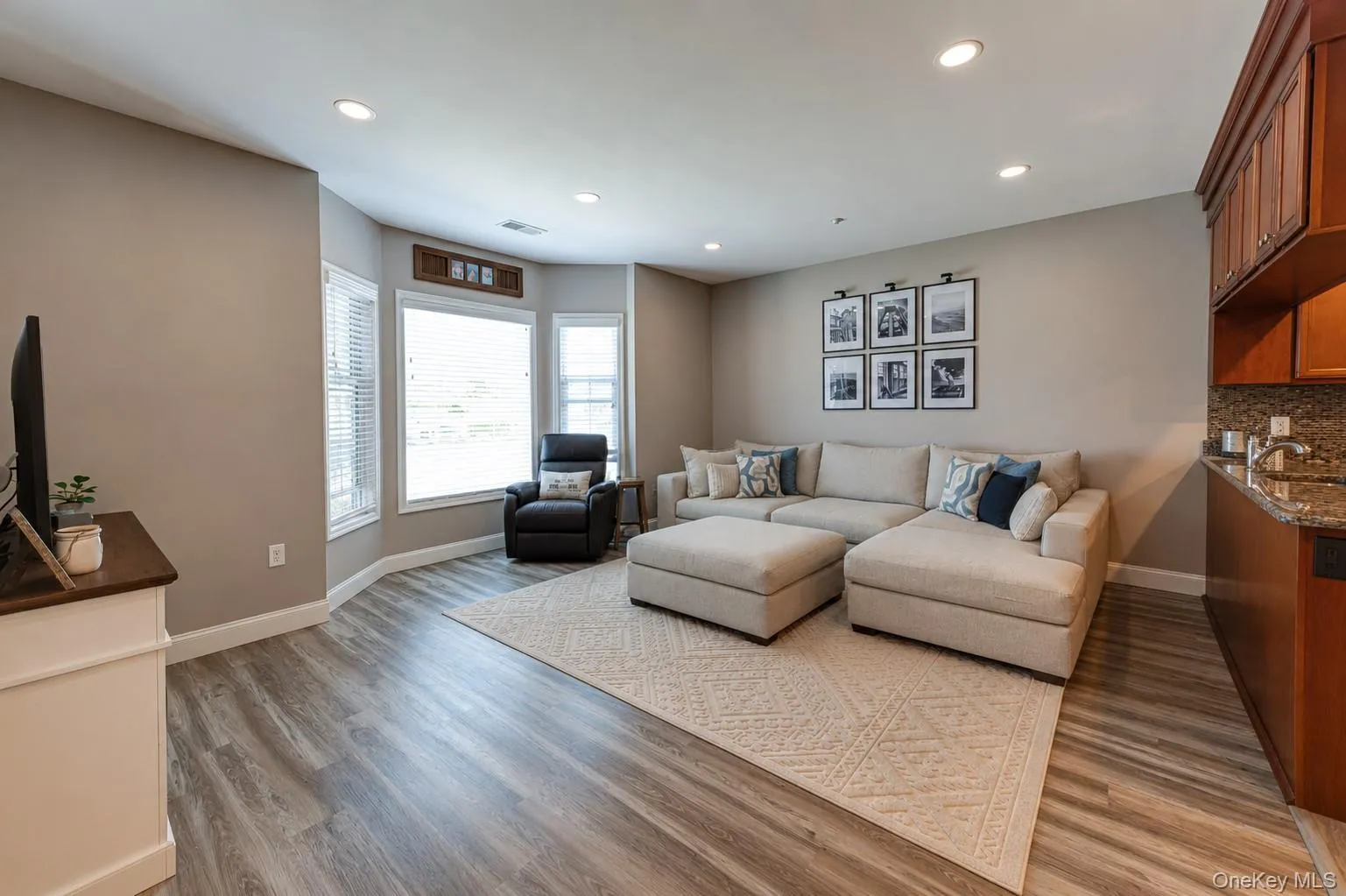105 Okeefe Court, Islip, NY, 2 Bedrooms Bedrooms, 4 Rooms Rooms,2 BathroomsBathrooms,Residential,For Rent,Okeefe,0,1008621 105 Okeefe Court, Islip, NY, 2 Bedrooms Bedrooms, 4 Rooms Rooms,2 BathroomsBathrooms,Residential,For Rent,Okeefe,0,1008621