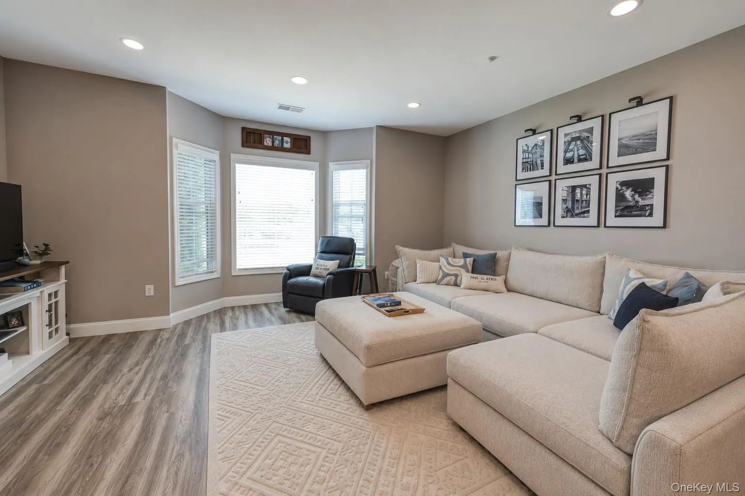 105 Okeefe Court, Islip, NY, 2 Bedrooms Bedrooms, 4 Rooms Rooms,2 BathroomsBathrooms,Residential,For Rent,Okeefe,0,1008621 105 Okeefe Court, Islip, NY, 2 Bedrooms Bedrooms, 4 Rooms Rooms,2 BathroomsBathrooms,Residential,For Rent,Okeefe,0,1008621