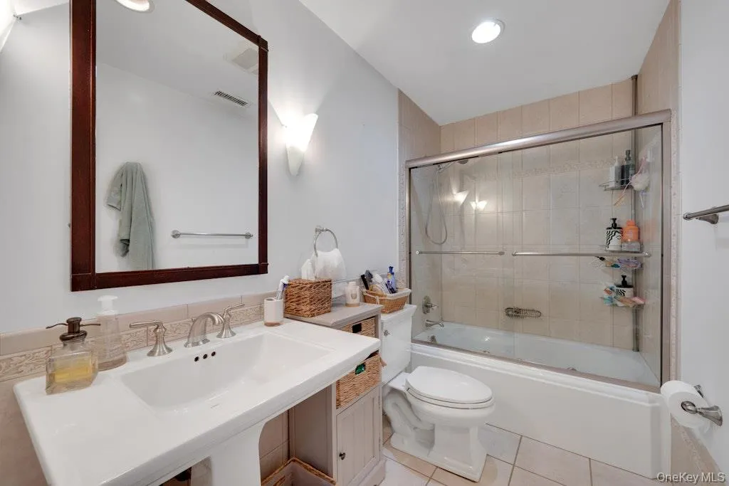 20 Waters Edge, New Castle, NY, 3 Bedrooms Bedrooms, 5 Rooms Rooms,2 BathroomsBathrooms,Residential,For Rent,Waters Edge,0,1008622 20 Waters Edge, New Castle, NY, 3 Bedrooms Bedrooms, 5 Rooms Rooms,2 BathroomsBathrooms,Residential,For Rent,Waters Edge,0,1008622