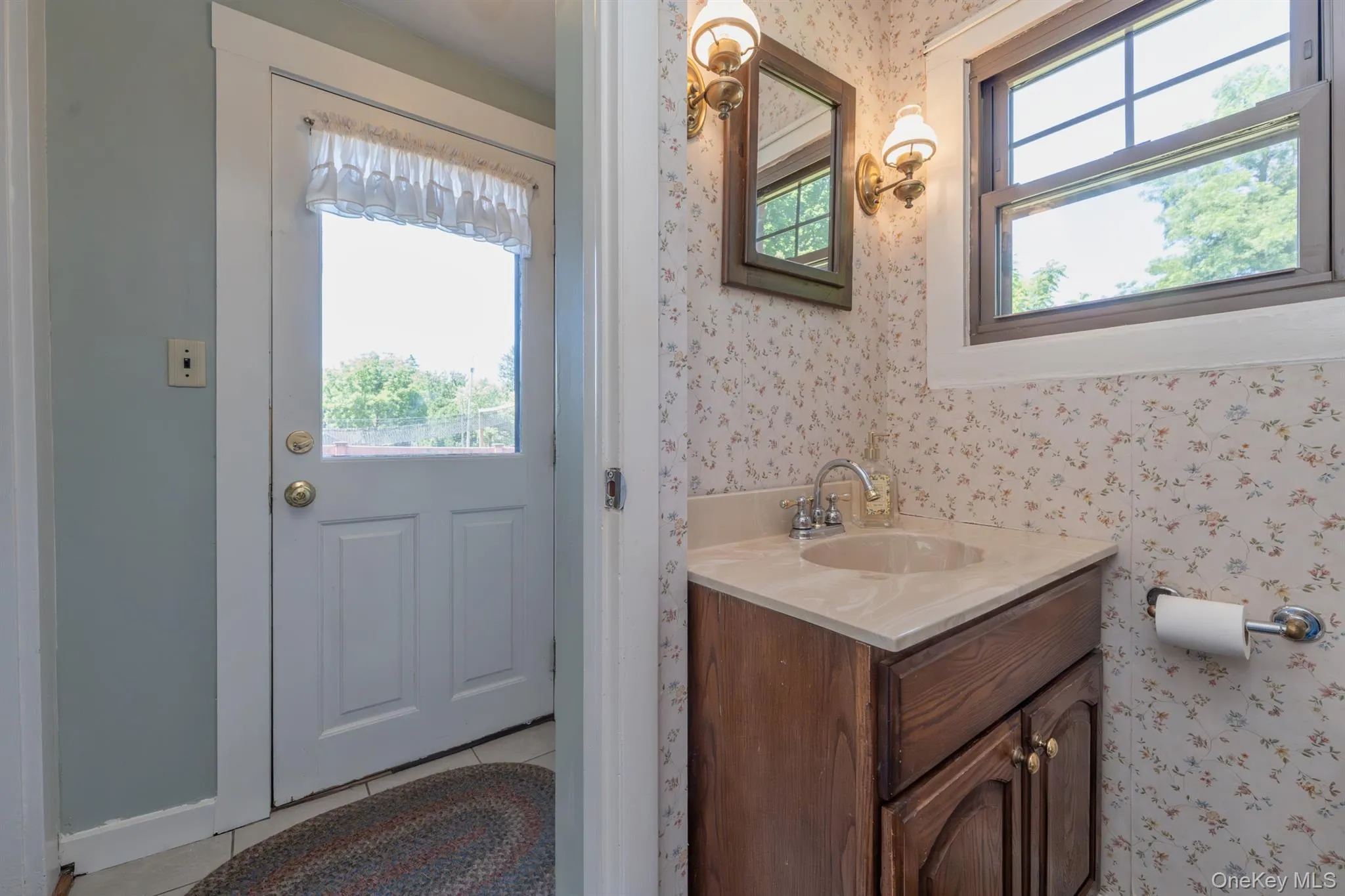 165 Clifton Avenue, Kingston, NY, 3 Bedrooms Bedrooms, 6 Rooms Rooms,1 BathroomBathrooms,Residential,For Rent,Clifton,0,1008626 165 Clifton Avenue, Kingston, NY, 3 Bedrooms Bedrooms, 6 Rooms Rooms,1 BathroomBathrooms,Residential,For Rent,Clifton,0,1008626