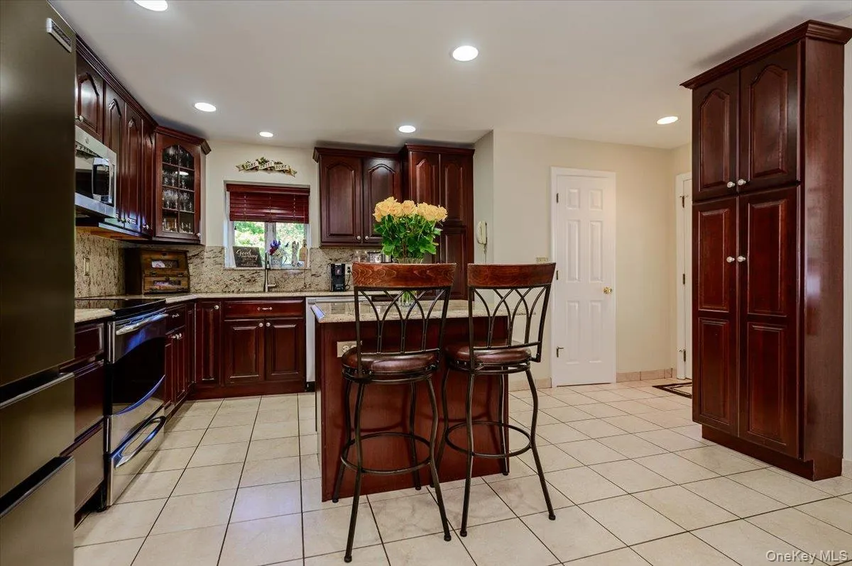 185 Jefferson Avenue, Mount Pleasant, NY, 4 Bedrooms Bedrooms, 10 Rooms Rooms,3 BathroomsBathrooms,Residential,For Rent,Jefferson,0,1008632 185 Jefferson Avenue, Mount Pleasant, NY, 4 Bedrooms Bedrooms, 10 Rooms Rooms,3 BathroomsBathrooms,Residential,For Rent,Jefferson,0,1008632