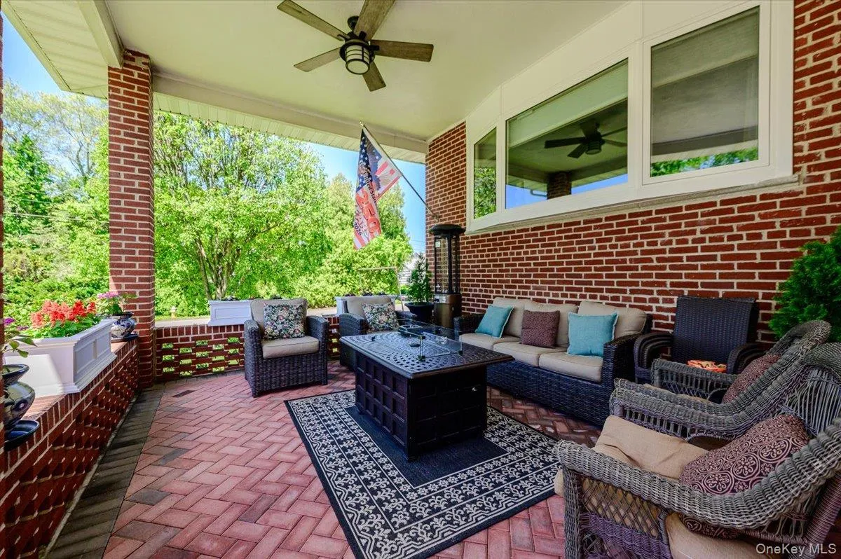185 Jefferson Avenue, Mount Pleasant, NY, 4 Bedrooms Bedrooms, 10 Rooms Rooms,3 BathroomsBathrooms,Residential,For Rent,Jefferson,0,1008632 185 Jefferson Avenue, Mount Pleasant, NY, 4 Bedrooms Bedrooms, 10 Rooms Rooms,3 BathroomsBathrooms,Residential,For Rent,Jefferson,0,1008632